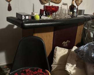 Retro bar with two bar stools
