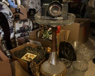 Figurines, brass, glass