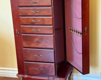 jewelry cabinate