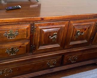 Dresser
