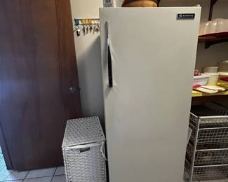 refrigerator 
