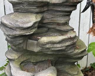 'Stack Stone' Fountain