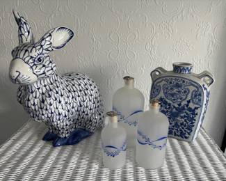 Interesting Blue and White Decorative Accessories