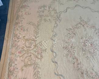 Large Aubusson Flatweave Carpet - 8'7" x 11' 4" - Detail