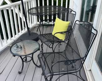 Iron Outdoor Furniture with Umbrella