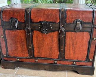 Decorative Trunk - Table