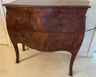 Bombe' Chest of Drawers - Burl Veneer