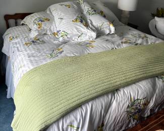 King Bed with Bedding