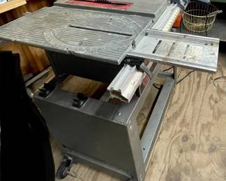 RYOBI BT3000 TABLE SAW WITH STAND/BENCH