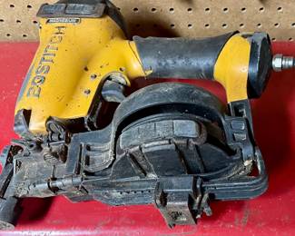 PNEUMATIC STAPLER