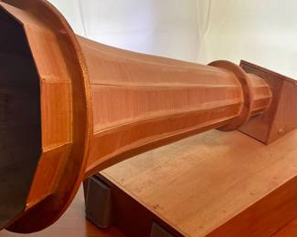 HAND-CRAFTED PHONOGRAPH BOX WITH 2-BLUETOOTH SPEAKERS