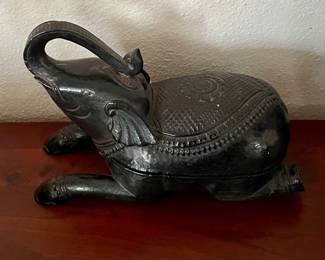 LARGE ELEPHANT TRINKET BOX