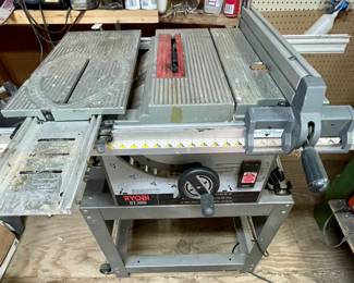 RYOBI BT3000 TABLE SAW WITH STAND/BENCH