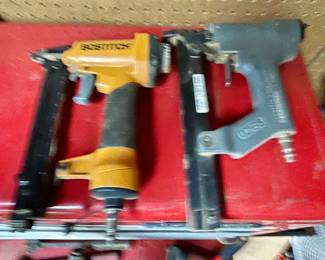 PNEUMATIC STAPLE GUNS