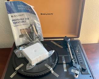 BAUHN PORTABLE USB TURNTABLE