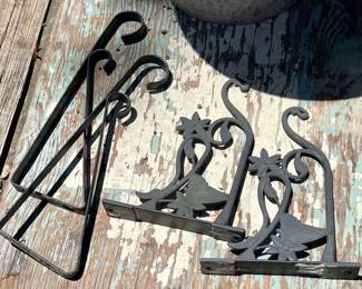 PLANTER BRACKETS