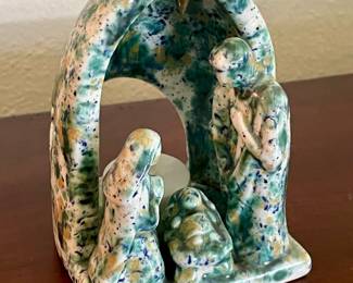 VINTAGE CERAMIC NATIVITY