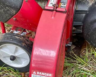 YARD MACHINES 5.5 HP WOOD CHIPPER/SHREDDER  - TECUMSEH ENGINE