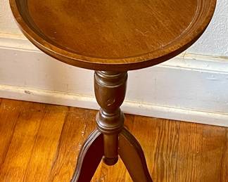 ANTIQUE SIDE TABLE