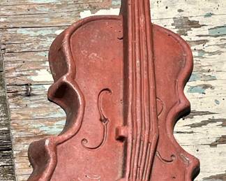 VINTAGE CAST ALUMINUM VIOLIN DECOR