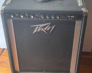 PEAVEY KB-100  AMPLIFIER