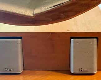 HAND-CRAFTED PHONOGRAPH BOX WITH 2-BLUETOOTH SPEAKERS