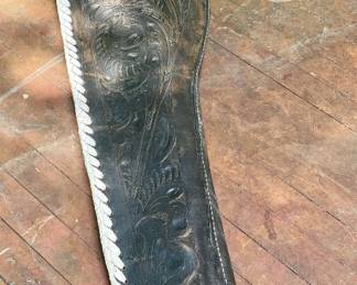 EMBOSSED LEATHER RIFLE CASE