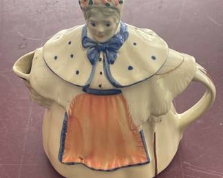 VINTAGE GRANNY ANN TEAPOT