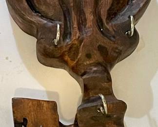 WOODEN "KEY" KEY HOLDER