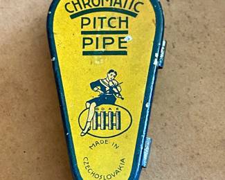 CHROMATIC PITCH PIPE - CZECHOSLOVAKIA
