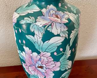 DECORATIVE VASE