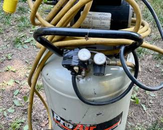 DEVILBISS PRO AIR 20 GALLON PORTABLE AIR COMPRESSOR
