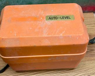 AUTO-LEVEL TRANSIT W/CASE