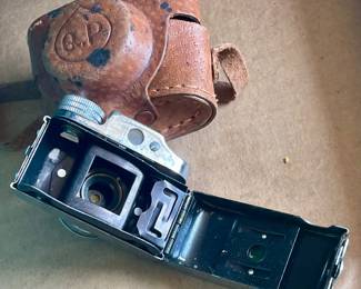 MINIATURE Q.P. CAMERA WITH LEATHER CASE