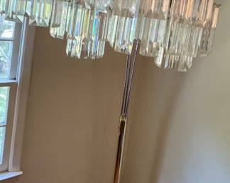 VINTAGE 4-LIGHT CRYSTAL PRISMS FLOOR LAMP - MCM/HOLLYWOOD REGENCY STYLE