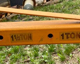 HYDRAULIC ENGINE HOIST