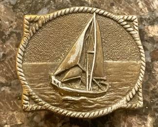 VINTAGE BELT BUCKLE