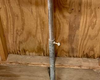 METAL ROLLER SUPPORT STAND