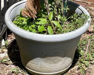 LARGE PLANTER