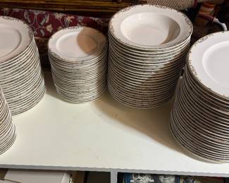Lenox Decor Hanover Park Dish Set