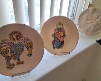 INTERESTING ART FORM AND PAINTED PLATES