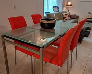 CONTEMPORARY METAL AND GLASS TABLE AND 4 CHAIRS