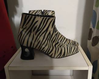 Chic zebra ankle boots