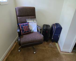 Reclining office chair