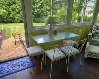 Nice vintage patio table with 4 chairs