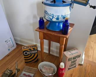 Cute toy washing machine and other laundry collectibles 