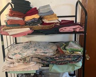 Tablecloths, placemats, napkins