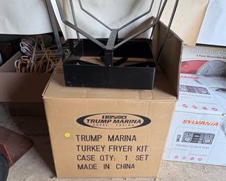 Trump Marina Turkey Fryer Kit Stand