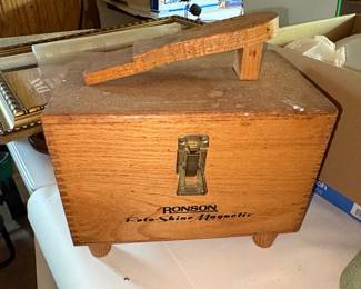 Ronson Roto-Shine Magnetic Shoe Polisher Box