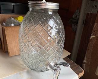 Pineapple Pattern Glass Beverage Dispenser